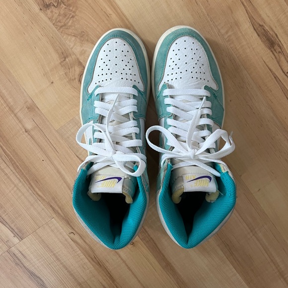 Air Jordan 1 Retro High OG 'Turbo Green' - Picture 3 of 8